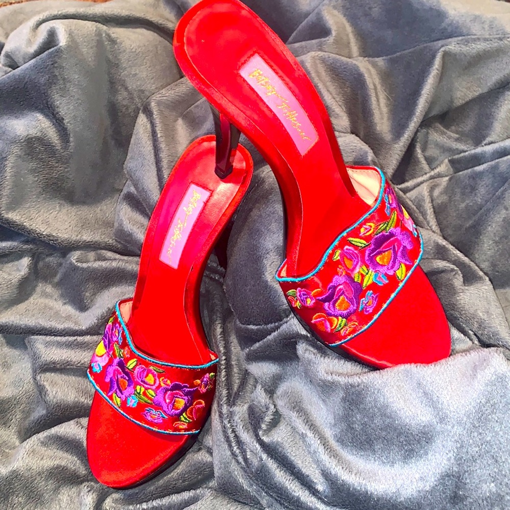 NWOT - Vintage Betsey Johnson ‘Janika’ Red Heels
